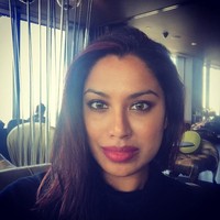 Punya wajah cantik dan karier sukses menjadi impian banyak wanita. Namun bagi direktur bernama Judy Sahay, penampilannya yang menarik justru kerap berdampak negatif pada karier. Foto: Instagram @judysahay