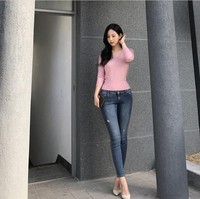 Netizen juga terpesona dengan tubuh Yaongyi yang ramping dan pinggang sangat kecil bak jam pasir. Foto: Dok. Webtoon, Instagram/@meow91__