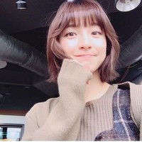 Mantan anggota grup mega-girl Jepang AKB48 mengejutkan penggemar setelah mengumumkan pernikahannya. Mariko Shinoda mengungkapkan bahwa ia menikah dengan seorang pria yang melamarnya tepat pada kencan pertama mereka. Foto: Dok. Instagram @shinodamariko3