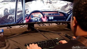 Selain merilis  ROG Swift PG27UQ, Asus turut merilis ROG Strix XG49VQ Super Ultra-Wide HDR. Foto: Adi Fida Rahman/detikINET