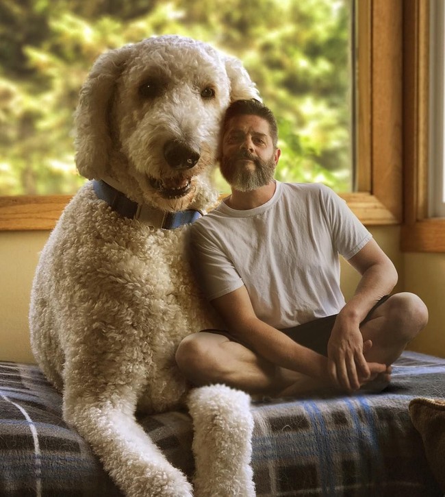 Christopher menyebut Juji kelebihan vitamin D dan kalsium sehingga tidak bisa berhenti tumbuh. Banyak netizen yang percaya dengan cerita Chris. Foto: Dok. Instagram @christophercline