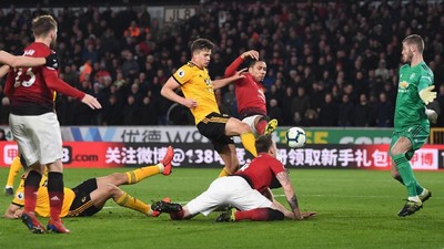 Smalling Bikin Gol Bunuh Diri, MU Diterkam Wolves