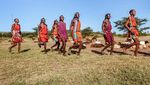 Foto: Suku Terkuat di Afrika, Berburu Singa