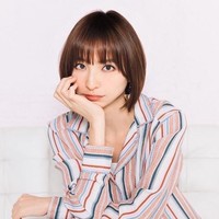 Mantan idol berusia 32 tahun ini bergabung dengan AKB48 pada usia 19 tahun. Selama tujuh tahun bergabung di grup AKB48, ia dilarang berkencan dan hanya fokus pada kariernya. Foto: Dok. Instagram @shinodamariko3