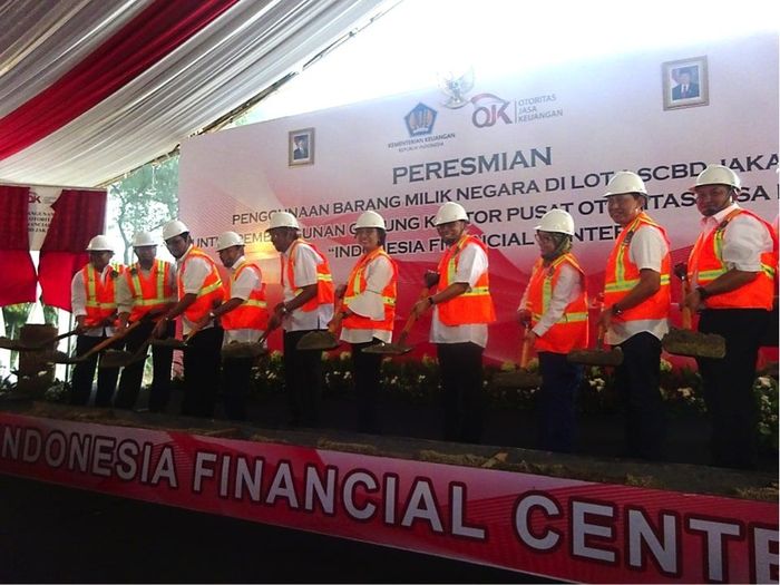 Simbolis dimulainya pembangunan gedung Indonesia Financial Center (Foto: Tia Reisha/detikcom) Simbolis dimulainya pembangunan gedung Indonesia Financial Center (Foto: Tia Reisha/detikcom)