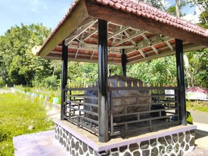 Konon Batu Besar di Ciamis Ini Tak Bisa Dihancurkan