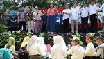 Mengintip Susi Lepas Hiu hingga Paddling di Banyuwangi