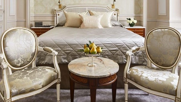 Beranjak ke Paris, ada pula hotel Sultan Brunei di sana. Inilah Le Meurice, yang beralamat di 228 rue de Rivoli, 75001 Paris (Dorschester Collection) Beranjak ke Paris, ada pula hotel Sultan Brunei di sana. Inilah Le Meurice, yang beralamat di 228 rue de Rivoli, 75001 Paris (Dorschester Collection)