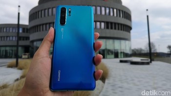 Huawei P30 Pro yang jadi kamera terbaik kedua setelah Mate 30 Pro untuk kondisi gelap Foto: Rachmatunnisa/detikINET