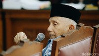 Ketua Dewan Kehormatan PAN Amien Rais memenuhi panggilan jaksa penuntut umum (JPU) untuk menjadi saksi persidangan terdakwa hoax penganiayaan Ratna Sarumpaet.