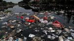 Miris, Sampah Berserakan dan Menumpuk di Sungai Dadap
