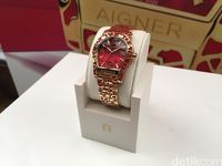 Keindahan Kota Italia di Jam 'Tapal Kuda' Aigner Terbaru