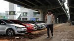 Parkiran MRT Fatmawati Kejauhan, Warga Pilih Parkir di Kolong Tol