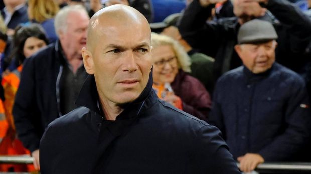 Zidane akui akan jual sejumlah pemain bintang Madrid di musim depan.