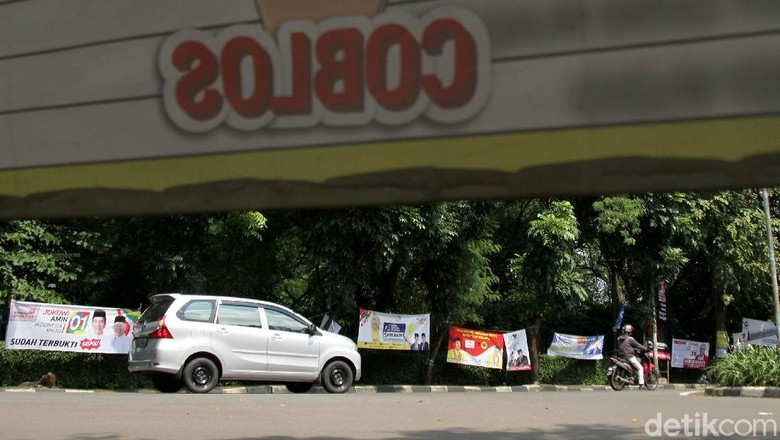 Bermain Dadu ala Pesohor Politik Bermain Dadu ala Pesohor Politik