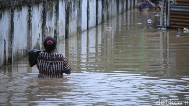 Jalur Dayeuhkolot-Banjaran Bandung Masih Terputus Banjir