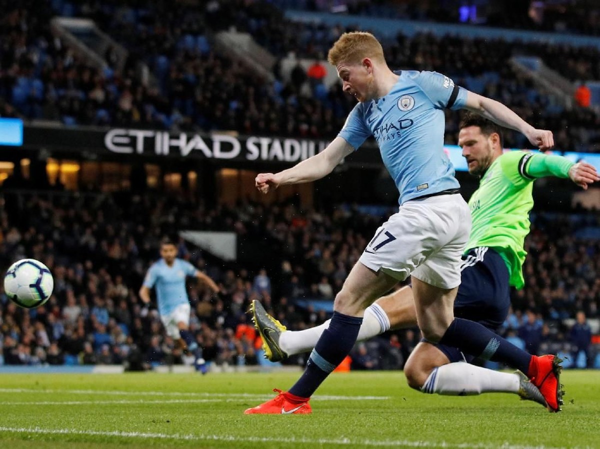 Kevin De Bruyne mencetak gol pertama Manchester City ke gawang Cardiff City. (Foto: Phil Noble/Reuters)