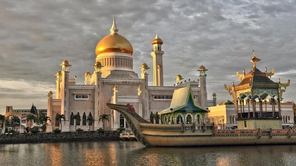 Foto Negara Islam Tajir Tanpa Alkohol dan Rokok