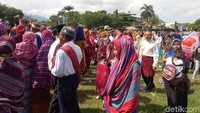 Meski tergerus zaman, tradisi ini masih dapat ditemui di daerah-daerah pedalaman di Dompu, seperti di Desa Saneo Woja, Desa Ranggo Pajo, Desa Huu juga Desa Mbuju Kilo. (Faruk Nickyrawi/detikcom)