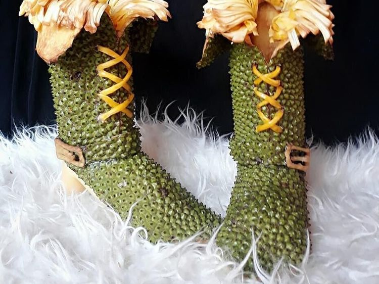 Cantik! Sepatu-sepatu dari Buah Ini Hasil Karya Seniman Asal Sumedang