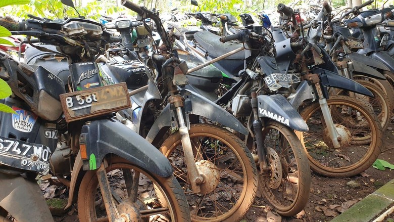Bangkai motor. Foto: Rifikianto Nugroho Bangkai motor. Foto: Rifikianto Nugroho