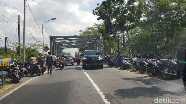 Mayat dalam koper diduga dibuang dari jembatan/