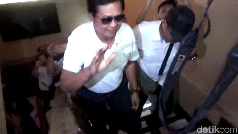 Kasus Penipuan Rp 149 M, Eks Wagub Bali Sudikerta Diciduk di Bandara! Kasus Penipuan Rp 149 M, Eks Wagub Bali Sudikerta Diciduk di Bandara!