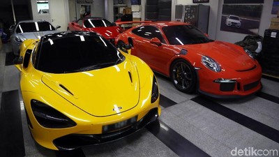 Intip Deretan Mobil dan Motor Mewah Milik Crazy Rich Priok