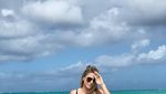 Foto: Liburannya Pesepakbola Cantik Amerika, Julie Johnston
