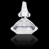 Kylie Jenner Rilis Parfum dengan Botol Berbentuk Bibirnya