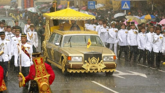 Koleksi Mobil Sultan Brunei Lebih Mahal dari Klub Manchester United