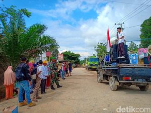 Tagih Janji Perbaikan Jalan, Warga Konawe Tutup Akses ke Lokasi Tambang
