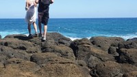 Bersama sang kekasih, dia juga suka bertualang ke gunung dan pantai di AS (Instagram/julieertz)