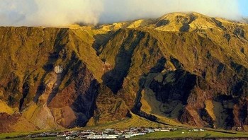 Kota satu-satunya yakni Edinburgh of Seven Seas, dihuni kurang dari 300 orang. Data terbaru menyebutkan sekitar 250 orang saja. (Foto: istimewa/oceanicwideexpeditions)
