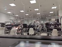 Menengok Sejarah dan Melihat Telatennya Kamera Leica Dibuat 
