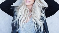 Selain jadi pesepakbola, Julie juga menjajal dunia modeling. Lancar terus ya karirnya! (Instagram/julieertz)