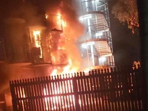 Kampus James Cook University Terbakar di Townsville, Ratusan Mahasiswa Mengungsi