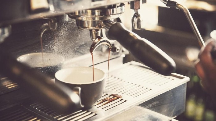 Bagi yang sensitif, kafein dalam kopi memang bisa memicu jantung berdebar (Foto: iStock) Bagi yang sensitif, kafein dalam kopi memang bisa memicu jantung berdebar (Foto: iStock)