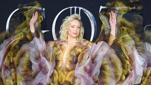 Tanggalkan Baju Zirah, Brienne Game of Thrones tampil Anggun