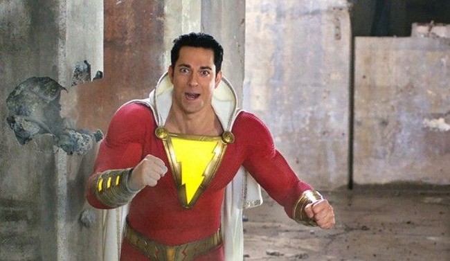 Aktor 38 tahun ini sempat jadi korban body shaming saat namanya keluar sebagai pemeran Shazam, alter ego dari Billy Batson. Penggemar DC Comics menganggap ia tak cukup kekar untuk menjadi superhero berkekuatan petir tersebut. Bahkan Zachary dituding mengenakan otot palsu. Foto: Istimewa