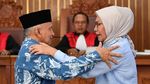 Foto: Ratna Sarumpaet Menangis Cium Tangan Amien Rais