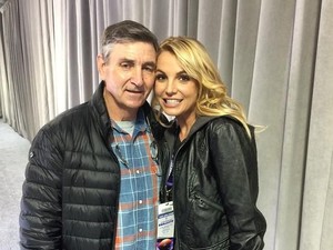 Ayah Britney Spears Akhirnya Muncul Setelah Kaki Diamputasi