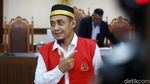 Terdakwa Penyebar Hoax Surat Suara Tercoblos Salam Dua Jari