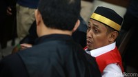 Bagus berkonsultasi dengan kuasa hukumnya.
