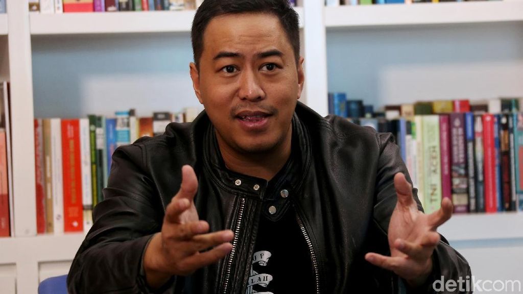 Video Denda Fantastis Menanti Pandji Pragiwaksono: Rp 2 M & 96 Kerbau-Babi