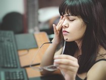 Apakah Mata Berkedut Tanda Alami Stroke? Simak Penjelasannya