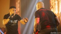 Juara gulat bebas Indonesia berusia 27 tahun itu akan naik panggung pertama kalinya pada ajang ONE: ROOTS OF HONOR di Manila, Filipina, 12 April mendatang.