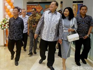 Senyum Cerah Chairul Tanjung Resmikan Trans Studio Mall Cibubur