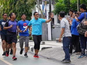 Kampanye di Balikpapan, Sandi Awali Hari dengan Olahraga di Pantai Kemala