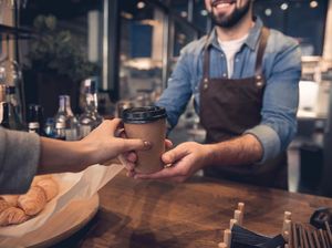 Niat Belikan Kopi Gratis Wanita Ini Justru Dapat Balasan Tak Terduga